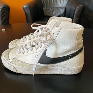 Size 6 Women’s Nike Blazers